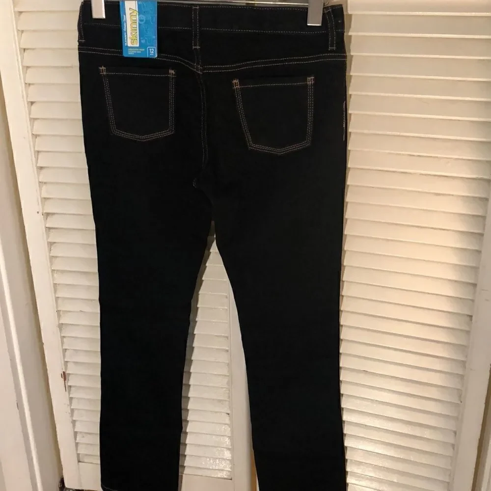 NWT adjustable waist skinny denim jeans in dark wash by Old Navy. Girls 12+